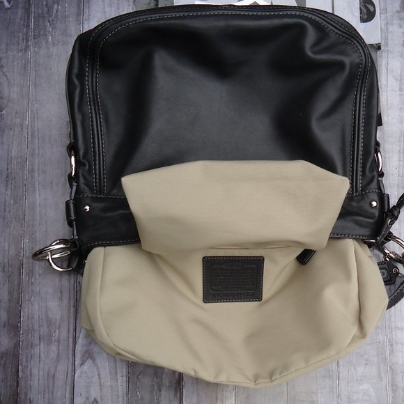 Coach leather Zoe hobo shoulder / handbag. - Picture 11 of 16